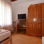 Pm-apart Ries Rosina بيت ضيافة 3*