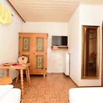 بيت ضيافة Pm-apart Ries Rosina 3*
